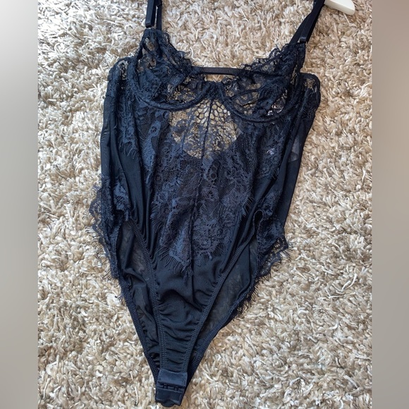 Room Service Lace Bodysuit - Picture 3 of 4